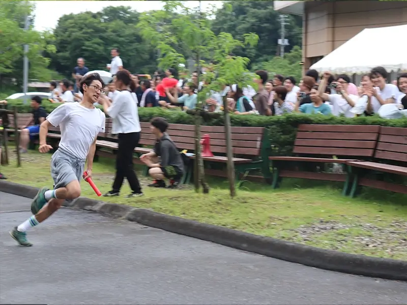 法人内スポーツ大会の開催の様子 リレー 写真
