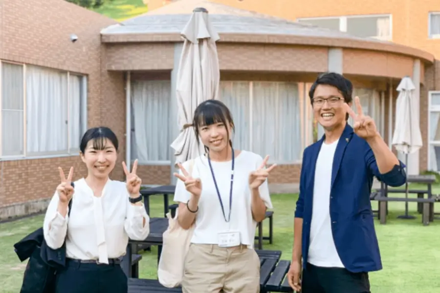 ふる里学舎 男女 3人 写真